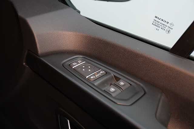 Nissan Primastar 2.0 dCi 150 Tekna Auto L2H1 LWB 3.0T Van with Sat Nav and Rear Camera