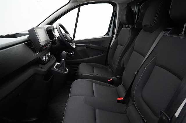 Nissan Primastar 2.0 dCi 150 Tekna Auto L2H1 LWB 3.0T Van with Sat Nav and Rear Camera