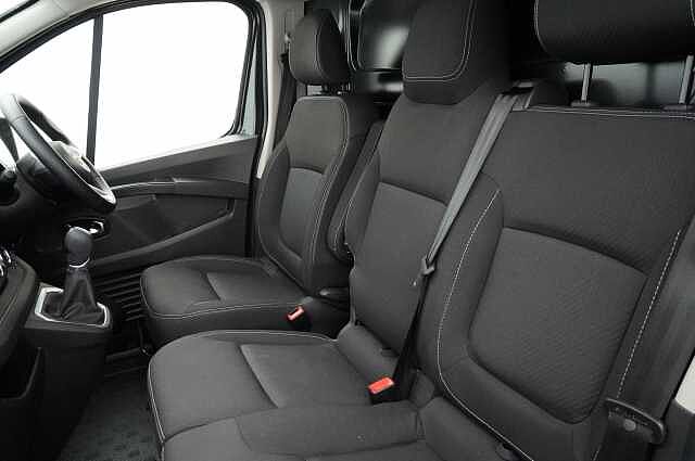 Nissan Primastar 2.0 dCi 150 Tekna Auto L2H1 LWB 3.0T Van with Sat Nav and Rear Camera