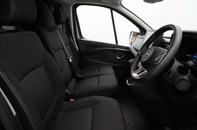 Nissan Primastar 2.0 dCi 150 Tekna Auto L2H1 LWB 3.0T Van with Sat Nav and Rear Camera