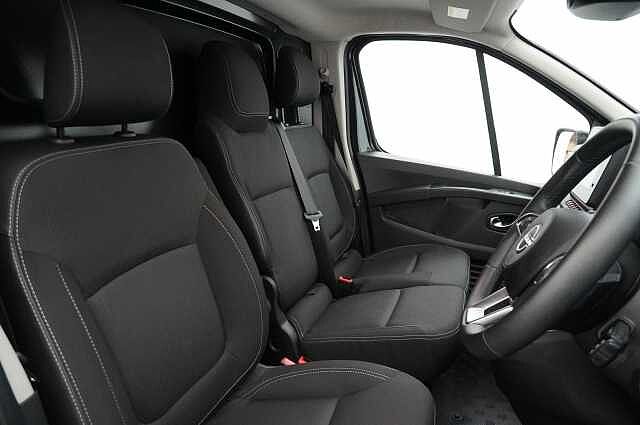 Nissan Primastar 2.0 dCi 150 Tekna Auto L2H1 LWB 3.0T Van with Sat Nav and Rear Camera