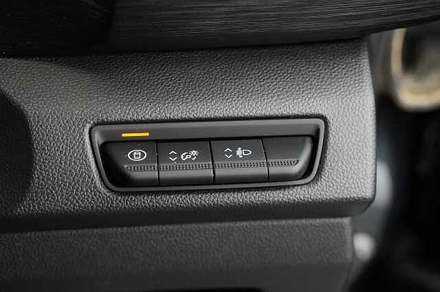 Nissan Primastar 2.0 dCi 150 Tekna Auto L2H1 LWB 3.0T Van with Sat Nav and Rear Camera