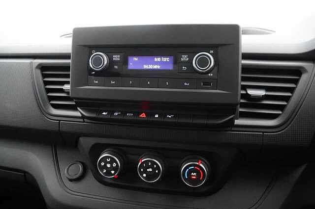Nissan Primastar 2.0 dCi 110 Acenta L1 H1 2.8T Panel Van with Air Con and Ply Lining
