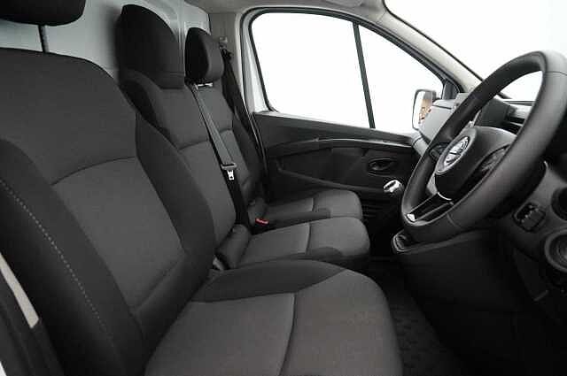 Nissan Primastar 2.0 dCi 110 Acenta L1 H1 2.8T Panel Van with Air Con and Ply Lining
