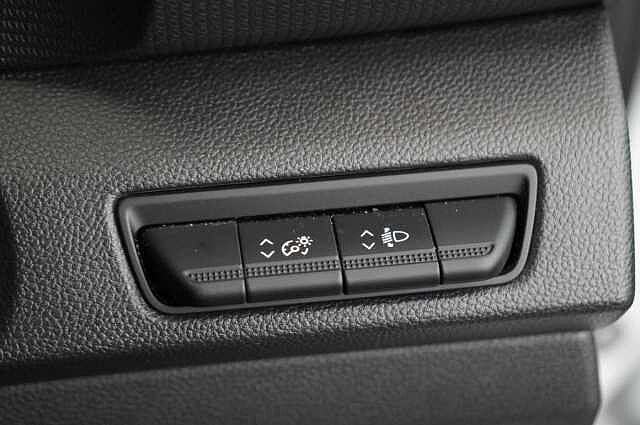 Nissan Primastar 2.0 dCi 110 Acenta L1 H1 2.8T Panel Van with Air Con and Ply Lining