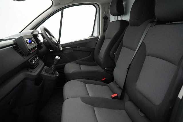 Nissan Primastar 2.0 dCi 110 Acenta L1 H1 2.8T Panel Van with Air Con and Ply Lining