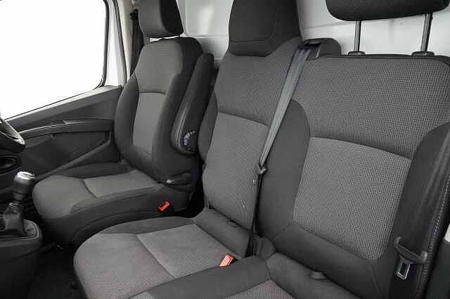 Nissan Primastar 2.0 dCi 110 Acenta L1 H1 3.0T Panel Van with Air Con