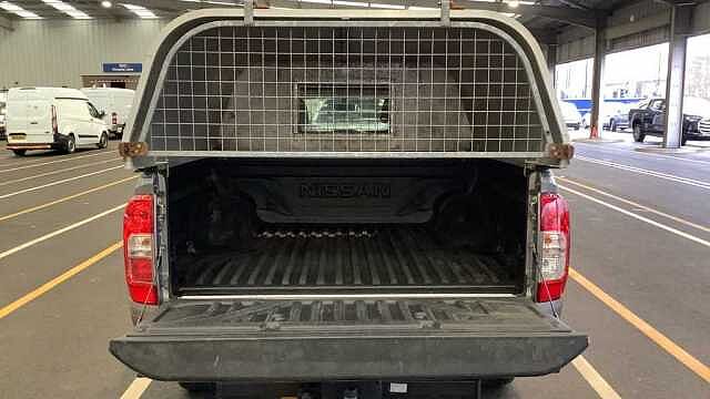 Nissan Navara 2.3 dCi 163 TT 4WD Visia Pickup with A/C + Tow Bar and Ifor Williams Canopy