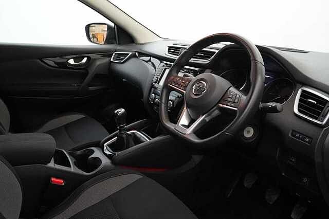 Nissan Qashqai 1.2 DIG-T 115 Acenta with Tech Pack Upgrade - Nav and Rear Parking Camera