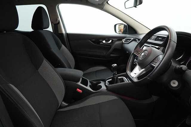 Nissan Qashqai 1.2 DIG-T 115 Acenta with Tech Pack Upgrade - Nav and Rear Parking Camera