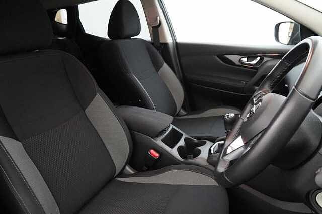 Nissan Qashqai 1.2 DIG-T 115 Acenta with Tech Pack Upgrade - Nav and Rear Parking Camera