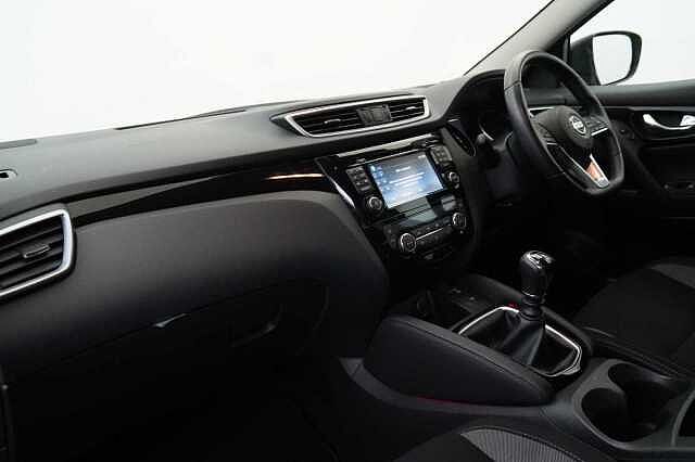Nissan Qashqai 1.2 DIG-T 115 Acenta with Tech Pack Upgrade - Nav and Rear Parking Camera