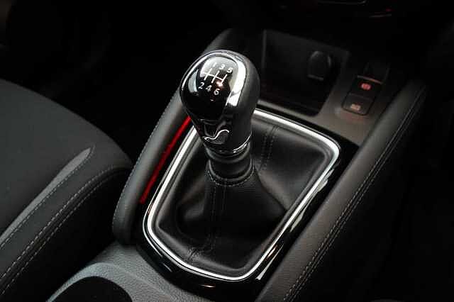 Nissan Qashqai 1.2 DIG-T 115 Acenta with Tech Pack Upgrade - Nav and Rear Parking Camera