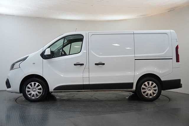 Nissan NV300 2.0 dCi 120 Acenta L1 H1 2.8T Panel Van with Air Con