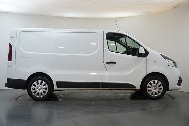 Nissan NV300 2.0 dCi 120 Acenta L1 H1 2.8T Panel Van with Air Con