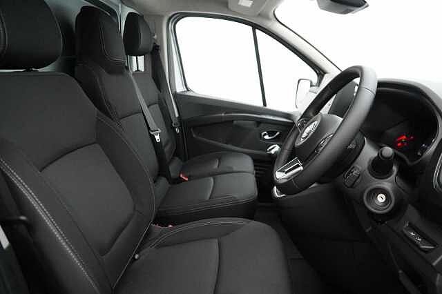 Nissan Primastar 2.0 dCi 170 Tekna L1 H1 2.8T Panel Van with Sat Nav and Rear View Camera