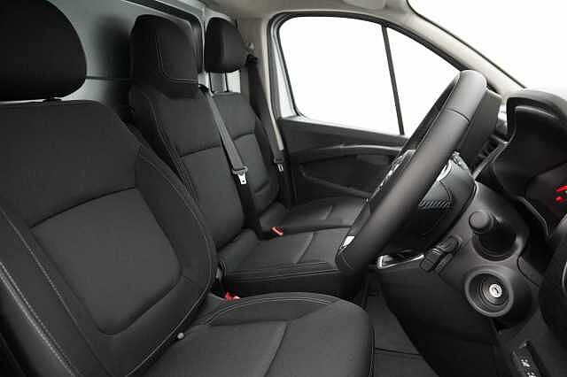 Nissan Primastar 2.0 dCi 170 Tekna L1 H1 2.8T Panel Van with Sat Nav and Rear View Camera