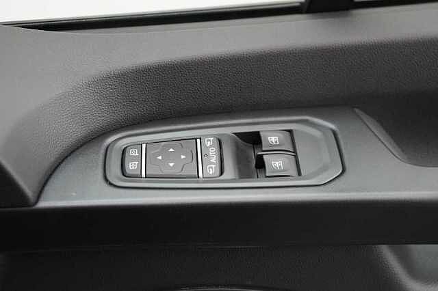 Nissan Primastar 2.0 dCi 170 Tekna L1 H1 2.8T Panel Van with Sat Nav and Rear View Camera