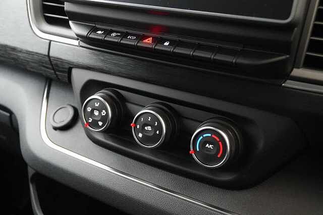 Nissan Primastar 2.0 dCi 170 Tekna L1 H1 2.8T Panel Van with Sat Nav and Rear View Camera