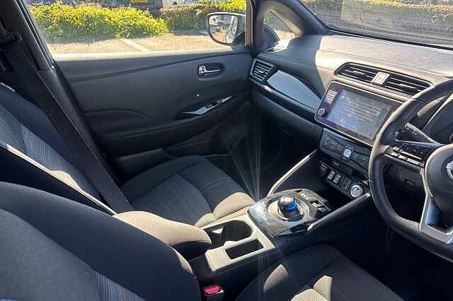 Nissan LEAF 110kW N-Connecta 39kWh 5dr Auto