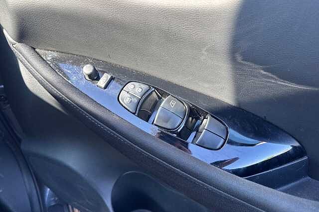 Nissan LEAF 110kW N-Connecta 39kWh 5dr Auto