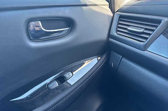 Nissan LEAF 110kW N-Connecta 39kWh 5dr Auto