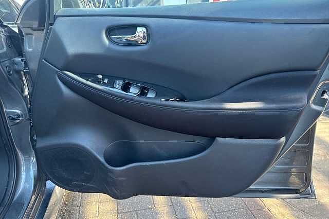 Nissan LEAF 110kW N-Connecta 39kWh 5dr Auto