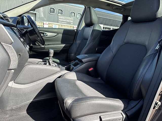 Nissan Qashqai 1.3 DIG-T Tekna SUV 5dr Petrol Manual Euro 6 (s/s) (140 ps)