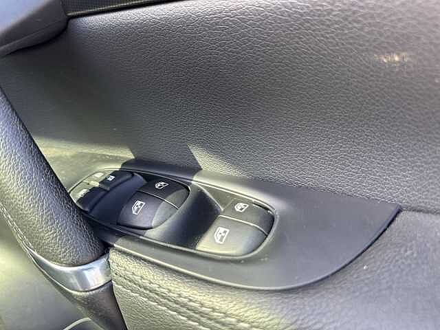 Nissan Qashqai 1.3 DIG-T Tekna SUV 5dr Petrol Manual Euro 6 (s/s) (140 ps)