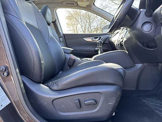Nissan Qashqai 1.3 DIG-T Tekna SUV 5dr Petrol Manual Euro 6 (s/s) (140 ps)