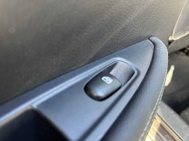 Nissan Qashqai 1.3 DIG-T Tekna SUV 5dr Petrol Manual Euro 6 (s/s) (140 ps)