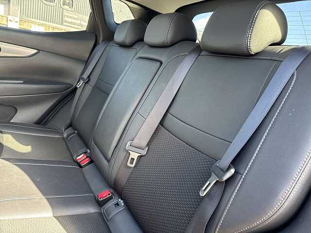 Nissan Qashqai 1.3 DIG-T Tekna SUV 5dr Petrol Manual Euro 6 (s/s) (140 ps)