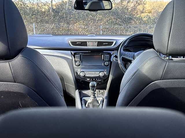 Nissan Qashqai 1.3 DIG-T Tekna SUV 5dr Petrol Manual Euro 6 (s/s) (140 ps)