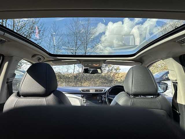 Nissan Qashqai 1.3 DIG-T Tekna SUV 5dr Petrol Manual Euro 6 (s/s) (140 ps)