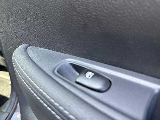 Nissan Qashqai 1.3 DIG-T Tekna SUV 5dr Petrol Manual Euro 6 (s/s) (140 ps)