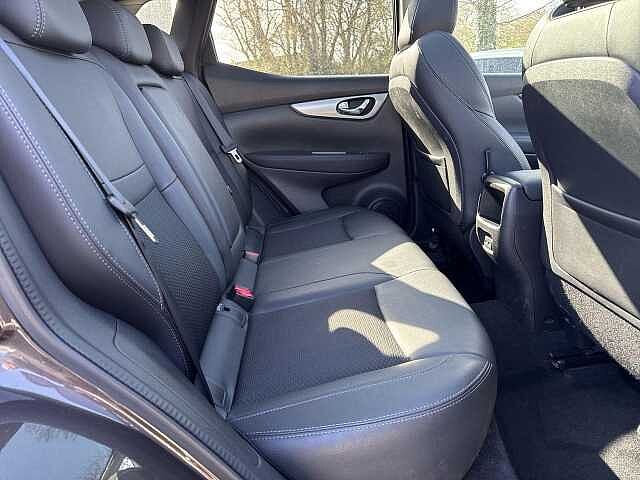 Nissan Qashqai 1.3 DIG-T Tekna SUV 5dr Petrol Manual Euro 6 (s/s) (140 ps)