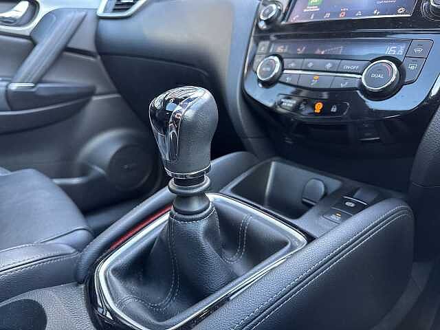 Nissan Qashqai 1.3 DIG-T Tekna SUV 5dr Petrol Manual Euro 6 (s/s) (140 ps)