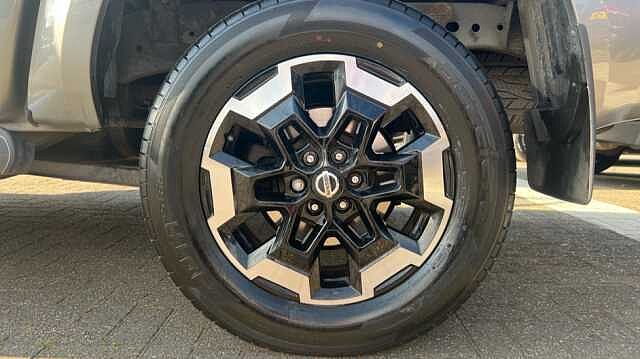 Nissan Navara Double Cab Pick Up Tekna 2.3dCi 190 TT 4WD Auto