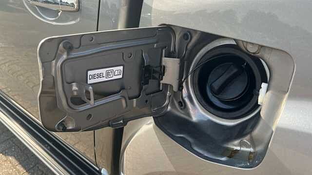 Nissan Navara Double Cab Pick Up Tekna 2.3dCi 190 TT 4WD Auto