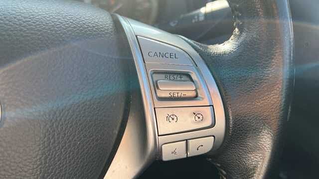 Nissan Navara Double Cab Pick Up Tekna 2.3dCi 190 TT 4WD Auto