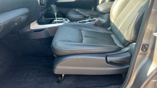Nissan Navara Double Cab Pick Up Tekna 2.3dCi 190 TT 4WD Auto