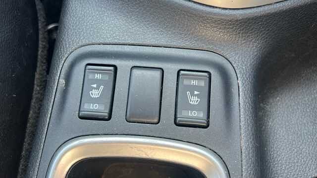 Nissan Navara Double Cab Pick Up Tekna 2.3dCi 190 TT 4WD Auto