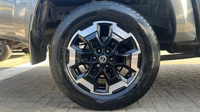 Nissan Navara Double Cab Pick Up Tekna 2.3dCi 190 TT 4WD Auto