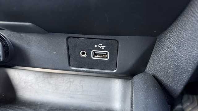 Nissan Juke JUKE 1.0 DiG-T 114 N-Connecta 5dr