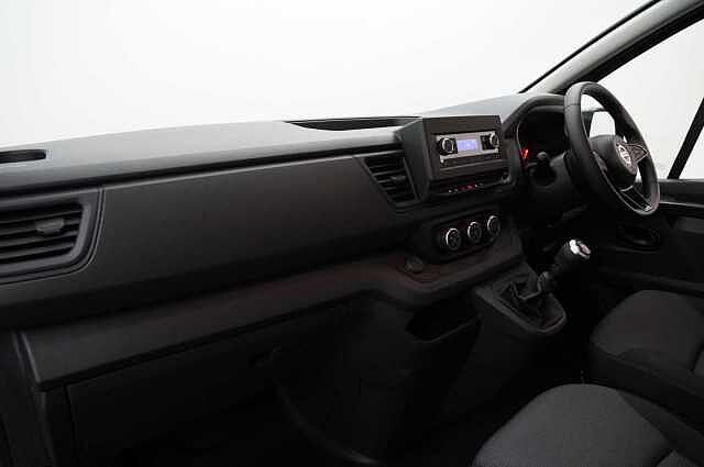 Nissan Primastar 2.0 dCi 130 Acenta L1 H1 3.0T Panel Van + Offside Door Pack