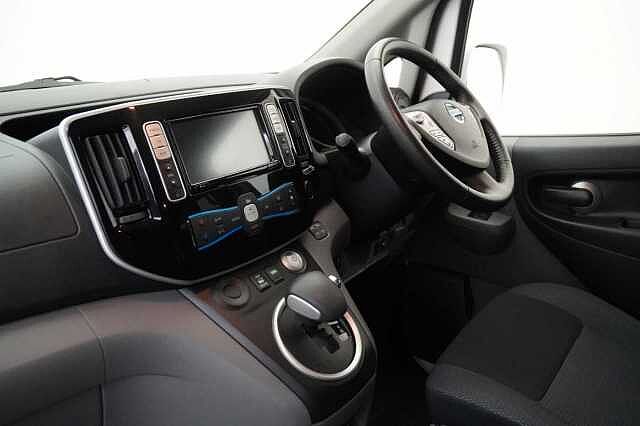 Nissan e-NV200 Combi 40KW Evalia Auto with 7 Seats and Sat Nav + Heat Pack Upgrade