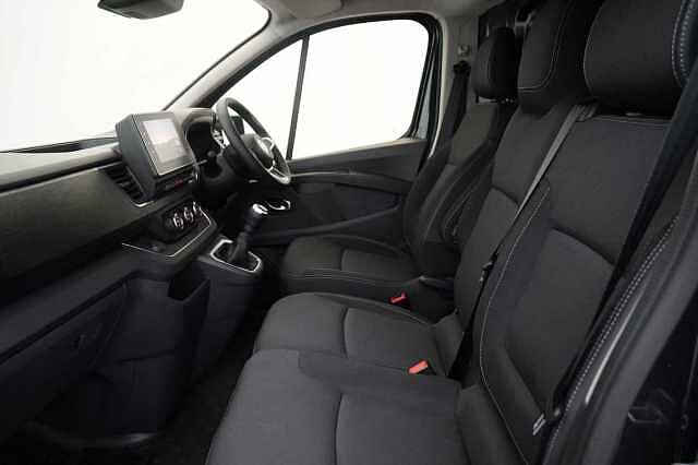 Nissan Primastar 2.0 dCi 130 Tekna L1 H1 2.8T Panel Van with Sat Nav and Rear View Camera