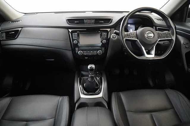 Nissan X-Trail 1.6 dCi 130 2WD Tekna with 5 Seats and BOSE Audio + Detachable Tow Bar