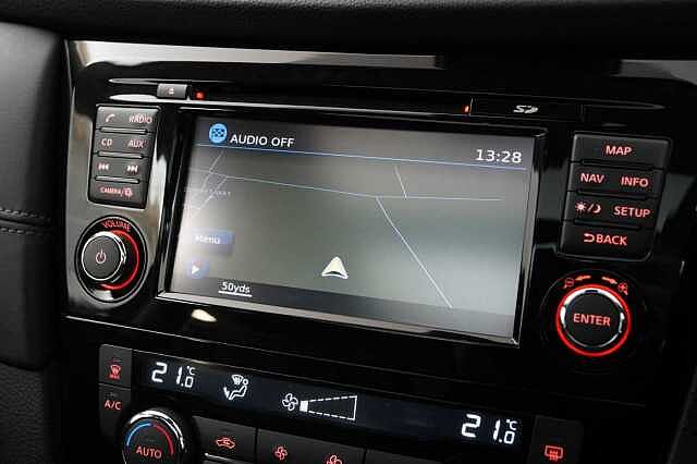 Nissan X-Trail 1.6 dCi 130 2WD Tekna with 5 Seats and BOSE Audio + Detachable Tow Bar