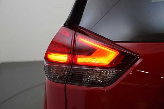 Nissan X-Trail 1.6 dCi 130 2WD Tekna with 5 Seats and BOSE Audio + Detachable Tow Bar